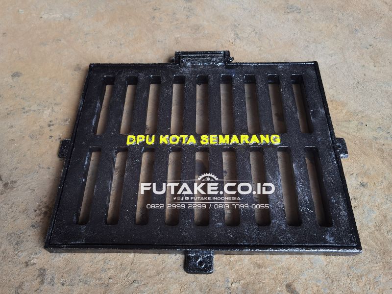 Besi Penutup Selokan Air Drainase