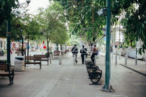 kursi taman sandaran dan kursi taman tanpa sandaran malioboro