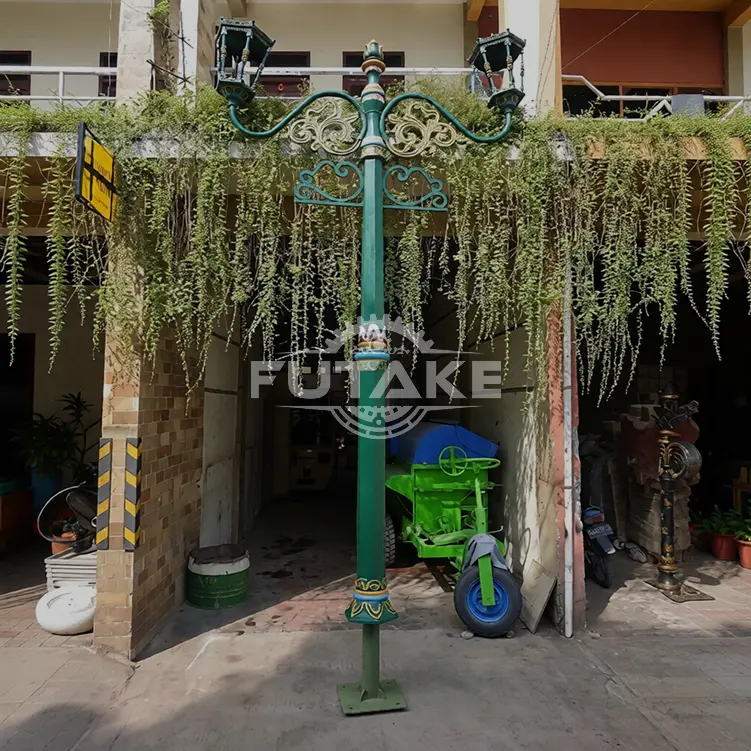 Tiang Lampu Jalan Malioboro Yogyakarta