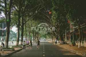 kursi besi cor alun-alun